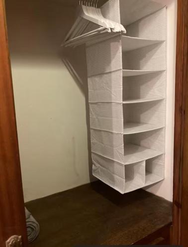 Individual Tranquila Con Bano Privado En Piso Compartido * Málaga
